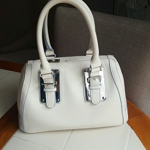 CHARMING Charlie White  hand bag